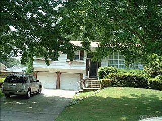 1st image of 40 Helen Marie Pl