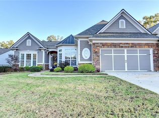 6502 Autumn Crest Ln, Hoschton, GA 30548