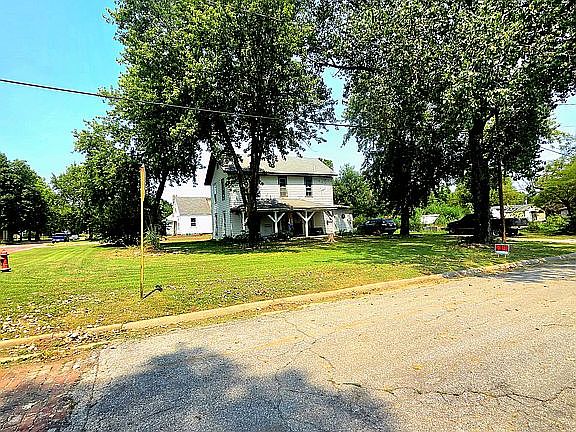 2nd image of 502 N Maple St