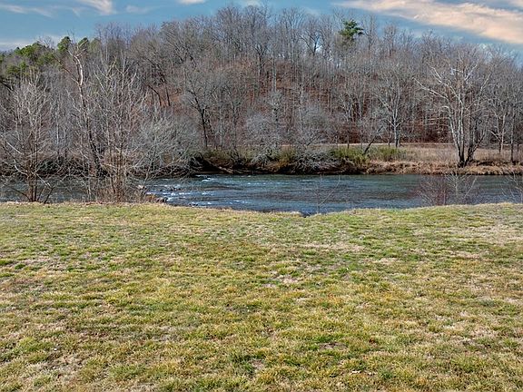 5th image of 43 Moon Shadow Rd