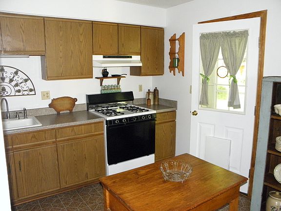 3rd image of 306 Pheasant Dr