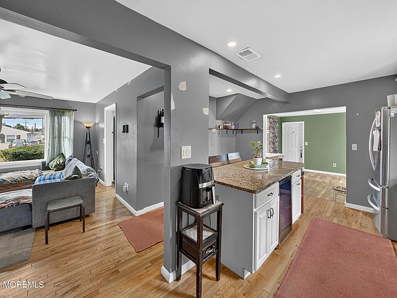 4th image of 101 Fischer Boulevard