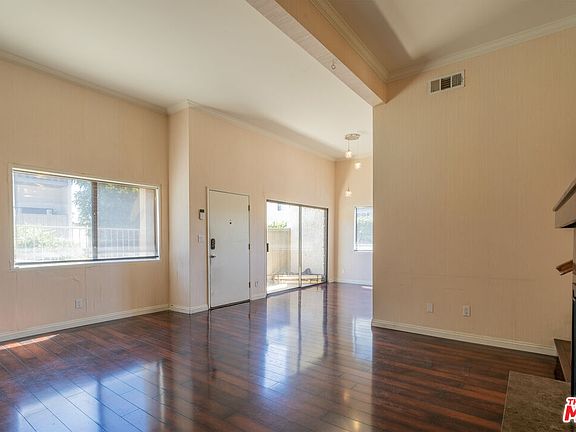 3rd image of 18445 Hatteras St #504