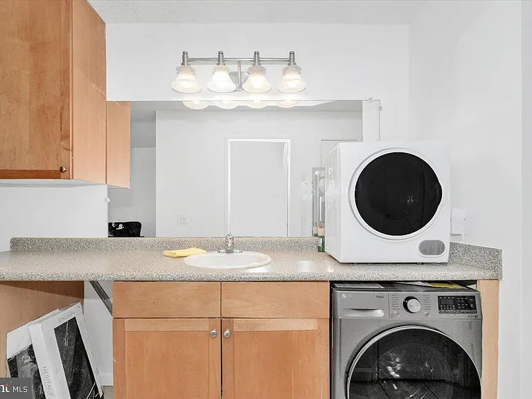 60 S Van Dorn St #511 — Photo 42