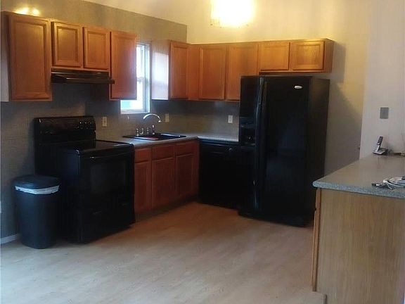 3rd image of 210 Beaver Dr