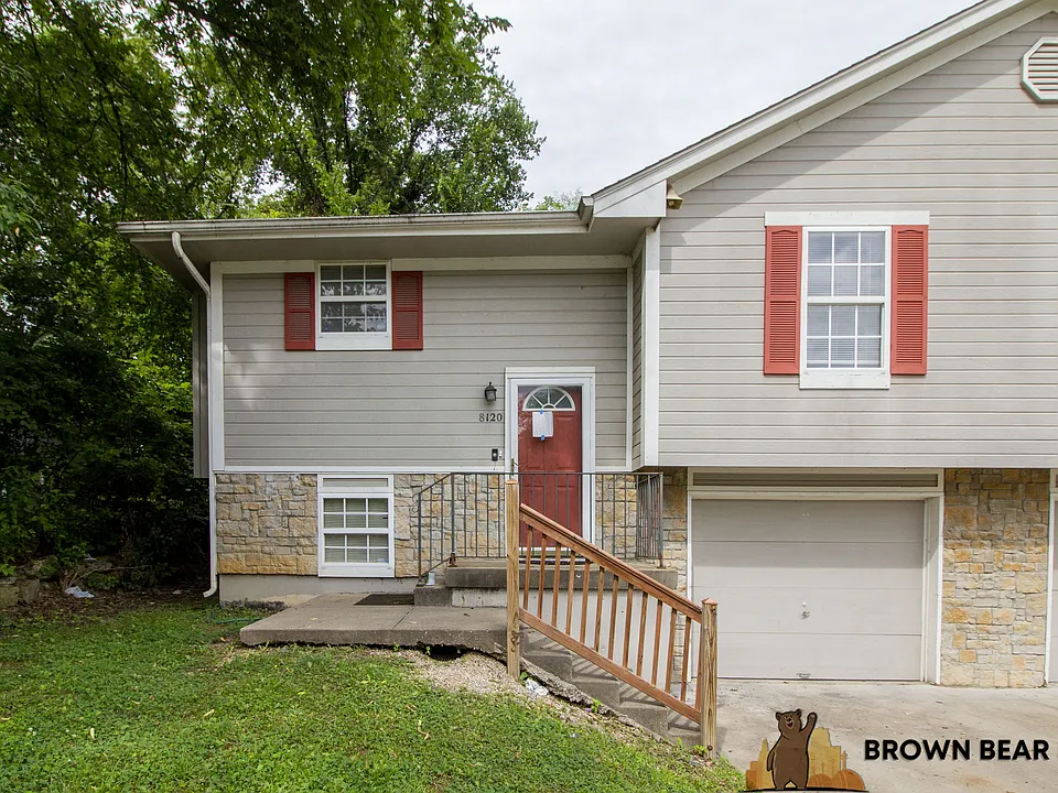 8118 Woodson Dr
