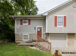8118 Woodson Dr, Raytown, MO 64138