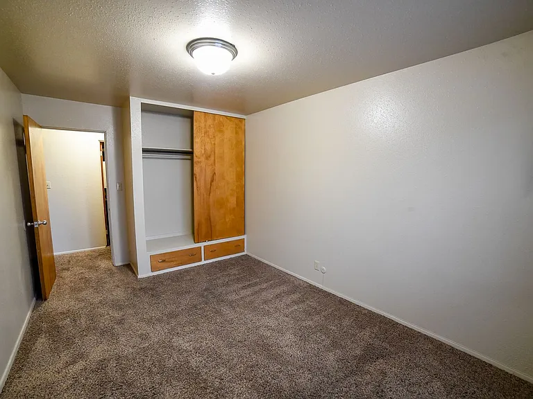 Glacier Apartments — Photo 13