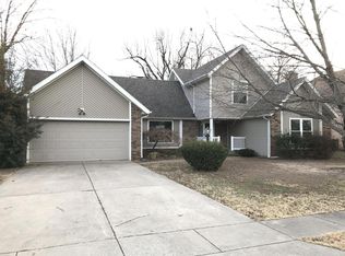 1026 W Burntwood St, Springfield, MO 65803