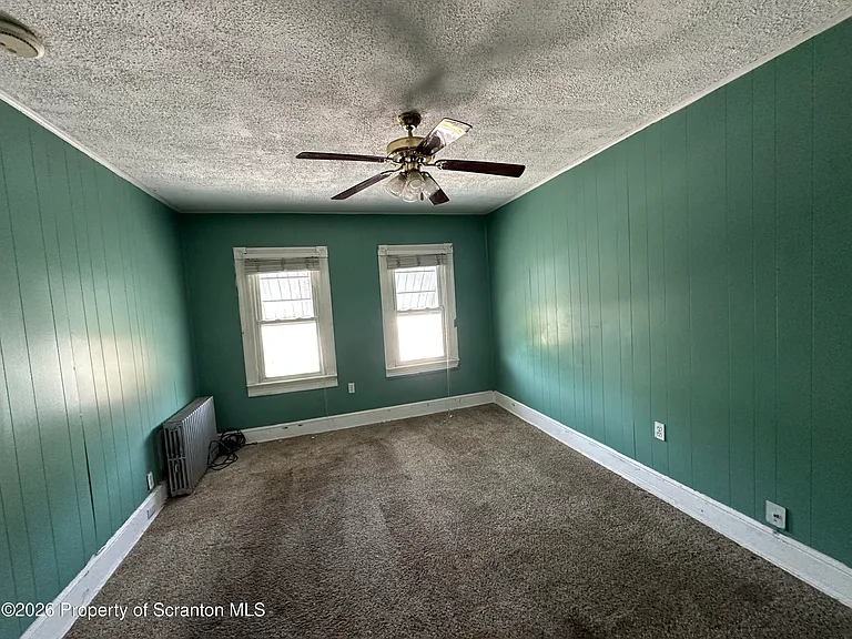 615 S Webster Ave — Photo 11