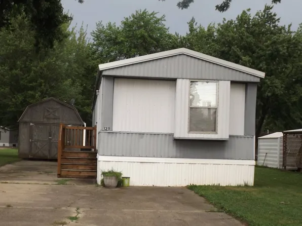 1211 Margo St, Olney, IL 62450