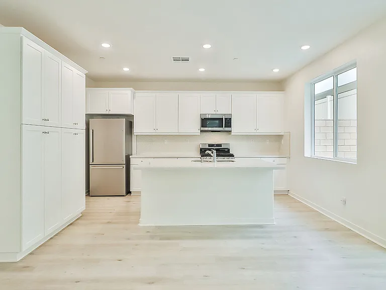 3092 Acebo Dr — Photo 4