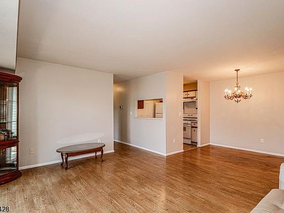 5th image of 113 Henley Dr #113