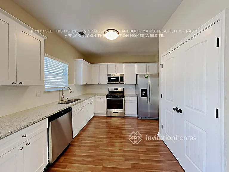 100 Hamilton Pointe Dr — Photo 9