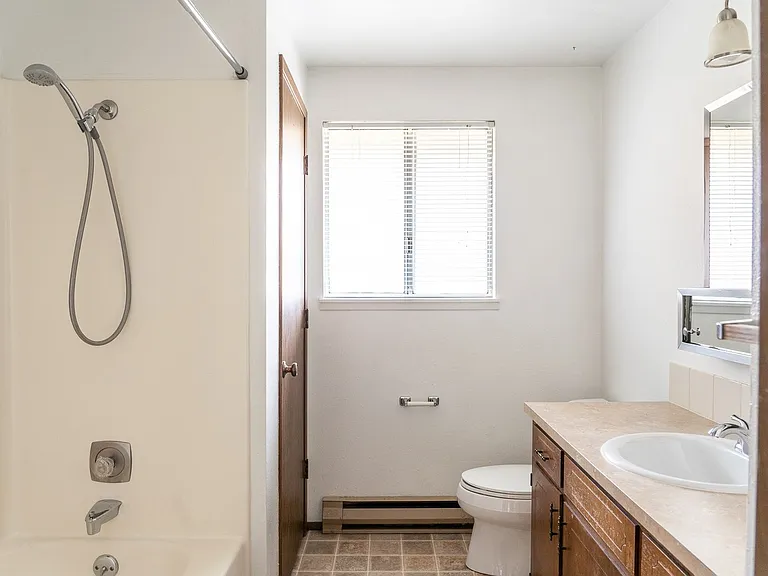1837 Queen Ave SW — Photo 18