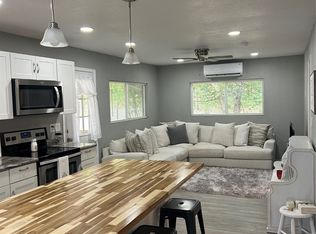 118 S 3rd St, Bonham, TX 75418