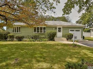930 Smithtown Ave, Bohemia, NY 11716