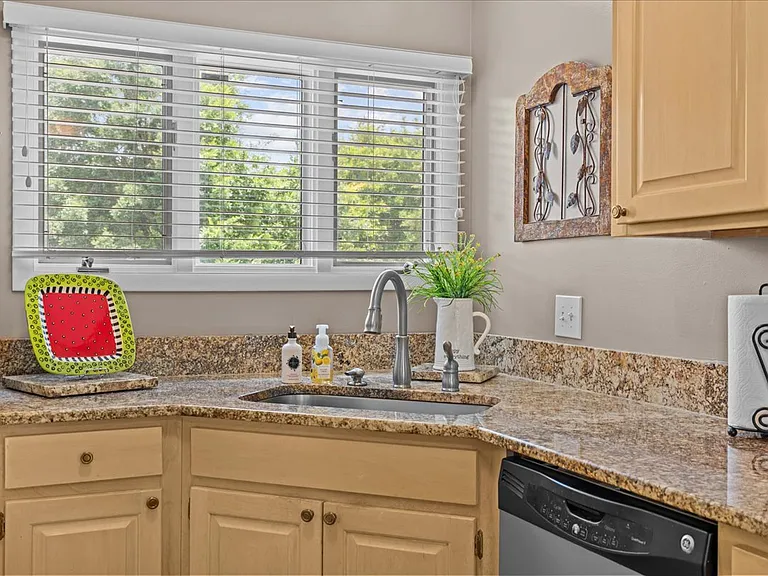 701 Loran Pointe Cir — Photo 28