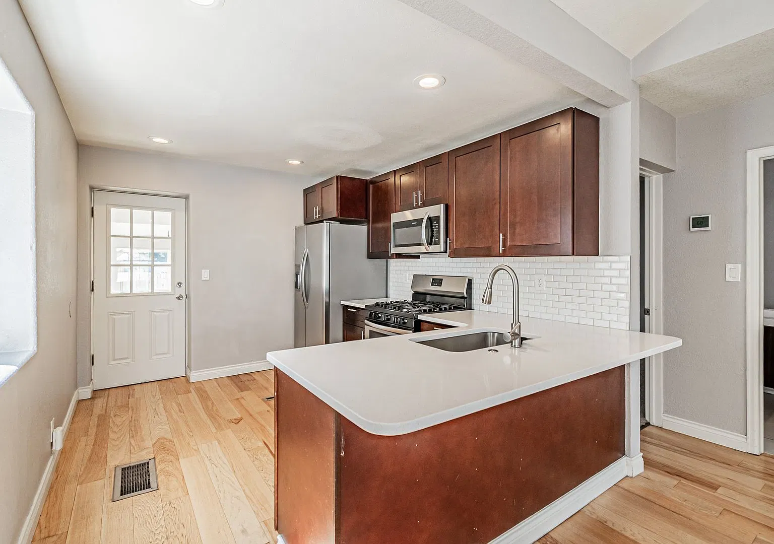 4BD, 3BA Home Walking Distance to RiNo — Photo 4