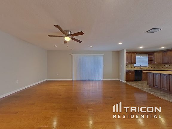 3rd image of 2062 Southpointe Dr