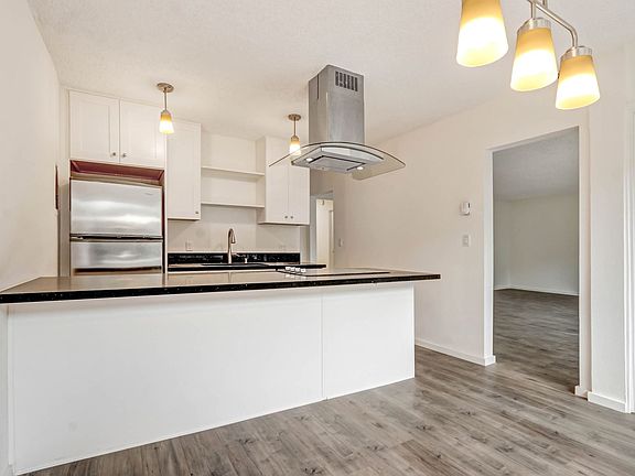 5th image of 1002 12th St APT 101