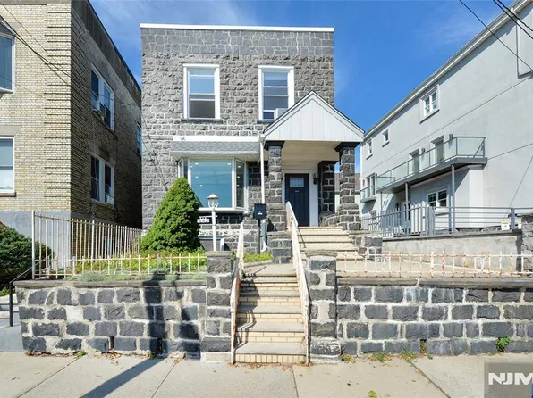 995 E Boulevard, Weehawken, NJ 07086