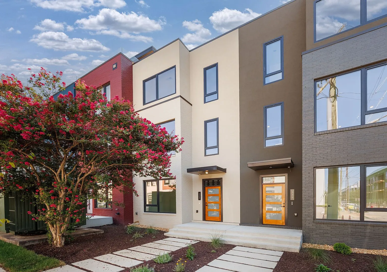 Beautiful Brand New 3 Bedroom Townhome! Available Now — Photo 1