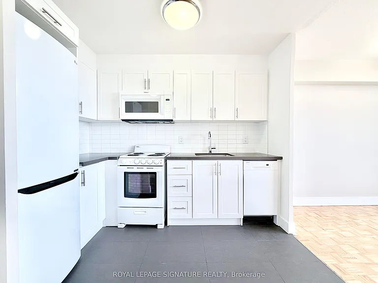 1500 Bathurst St #1103 — Photo 4