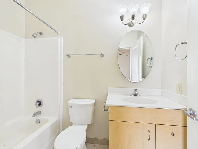 121 W Broad St #404 — Photo 21