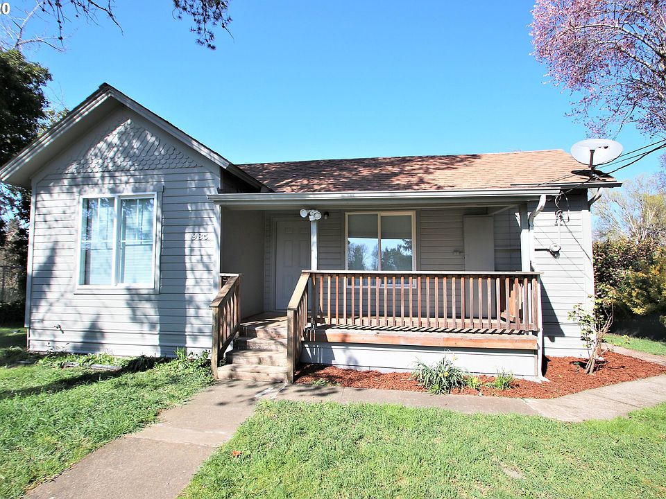 1st image of 985 N 3rd St