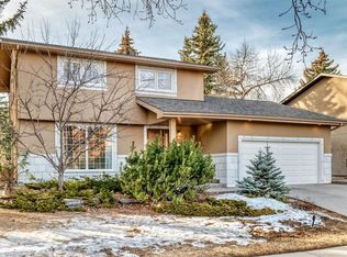 3707 E 37th St NW, Calgary, AB T2L2J2