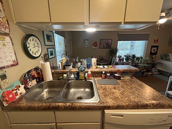 4th image of 1611 W 39th 1/2 St APT 105