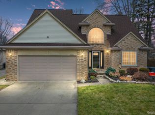 14803 Lyons St, Livonia, MI 48154
