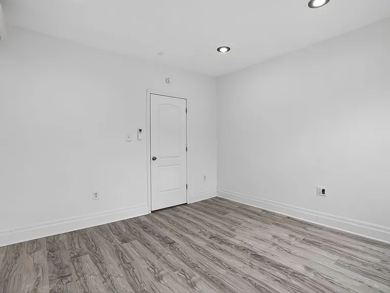 1302 N Dover St — Photo 16