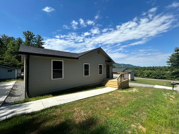 102 W View Ave, Black Mountain, NC 28711