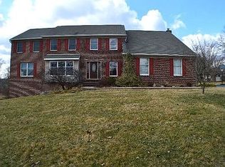 2074 Yingling Dr, Spring Grove, PA 17362