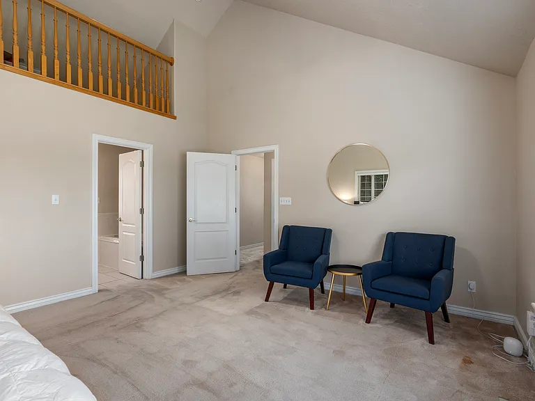 Primary Bedroom - Main Floor