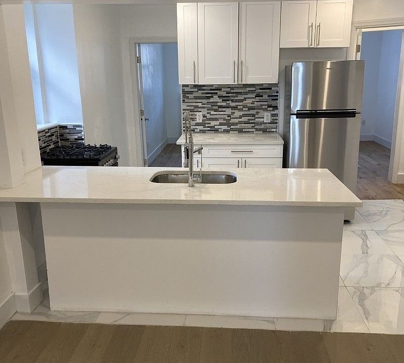 1st image of 46 6th Ave Floor 2