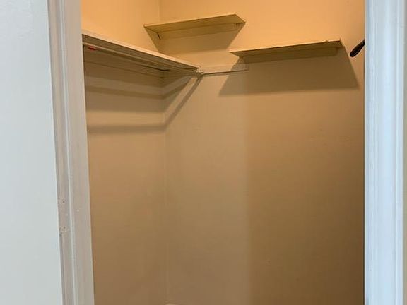 4th image of 1012 Gill Ct #202