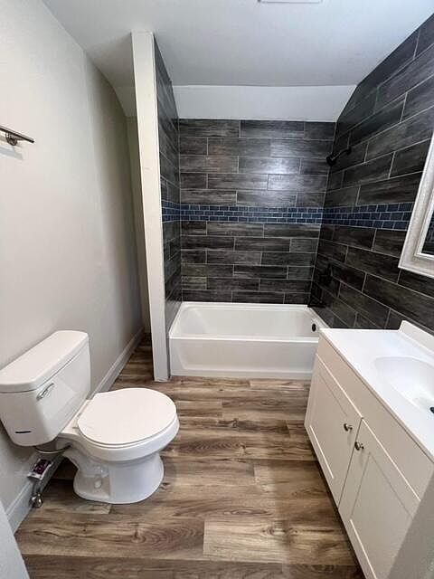 1st image of 1096 22nd Ave