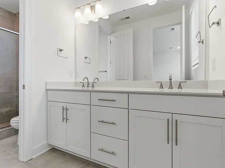 309 Lynwood Station Blvd — Photo 24