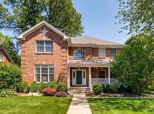 711 Courtland Ave, Park Ridge, IL 60068