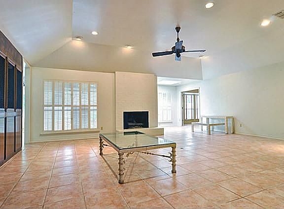 3rd image of 1809 Tennyson Dr