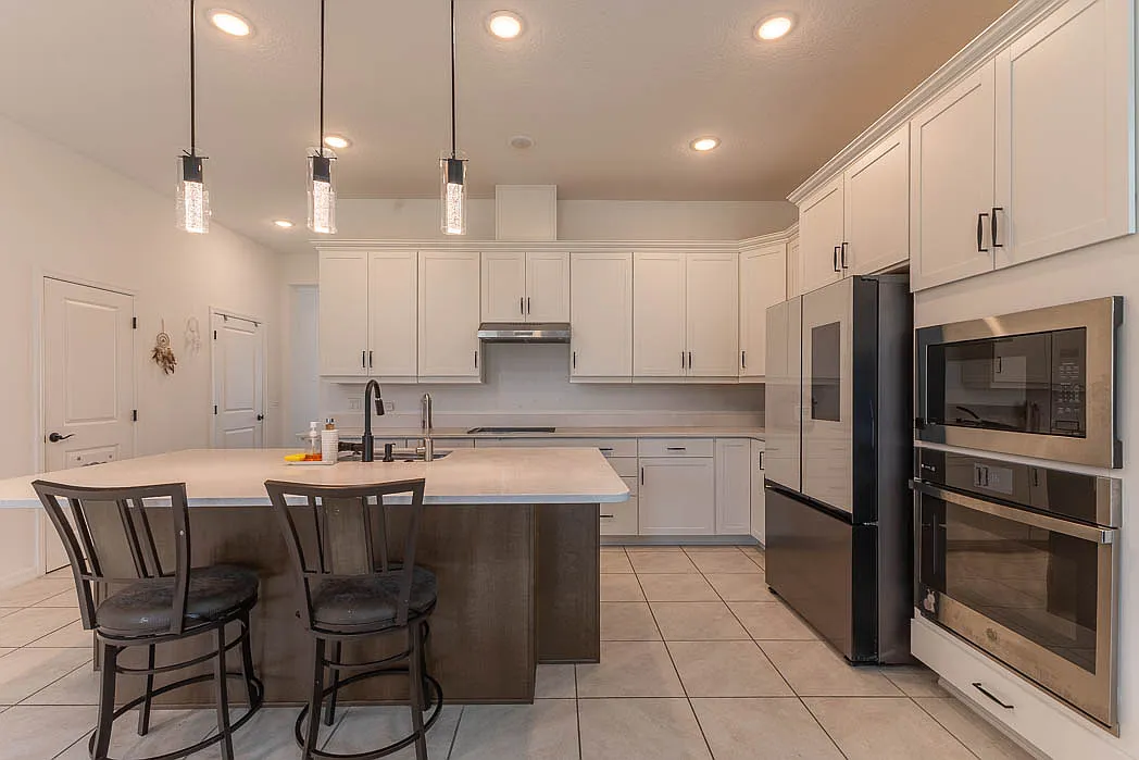 4 bed, 2200 sqft, $2,600 — Photo 4