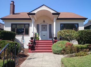 3905 42nd Ave SW, Seattle, WA 98116