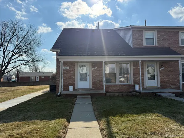 28404 Longmeadow Ln, Trenton, MI 48183