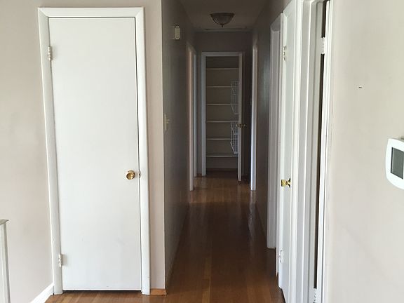 4th image of 9932 Loudoun Ave