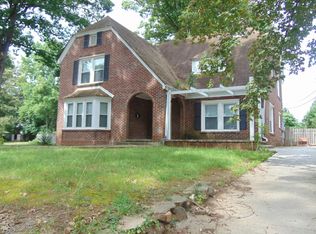 302 Forest Hill Ave, Winston Salem, NC 27105