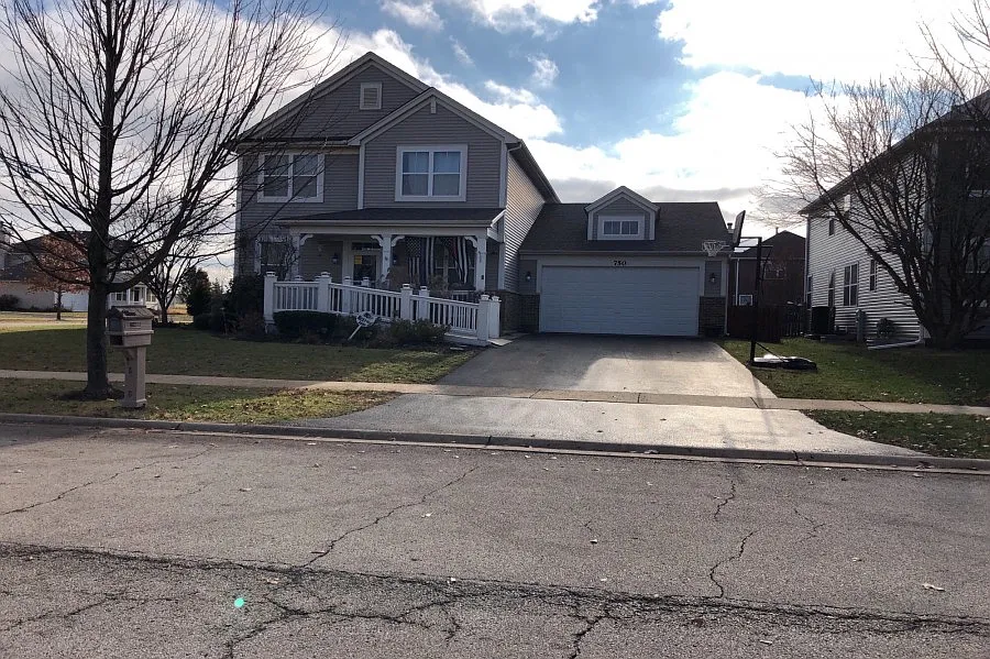 750 Spires Dr photo 1