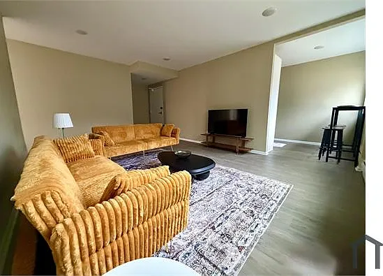 3 bed, $4,500 — Photo 3